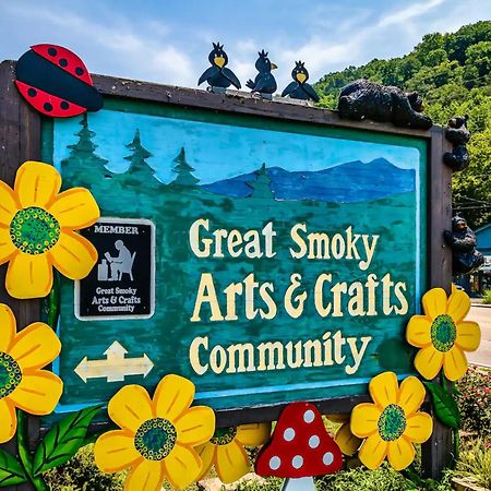 Views 1Br15Bath Pet-Friendly With Hot Tub & Bbq Pigeon Forge Exterior foto