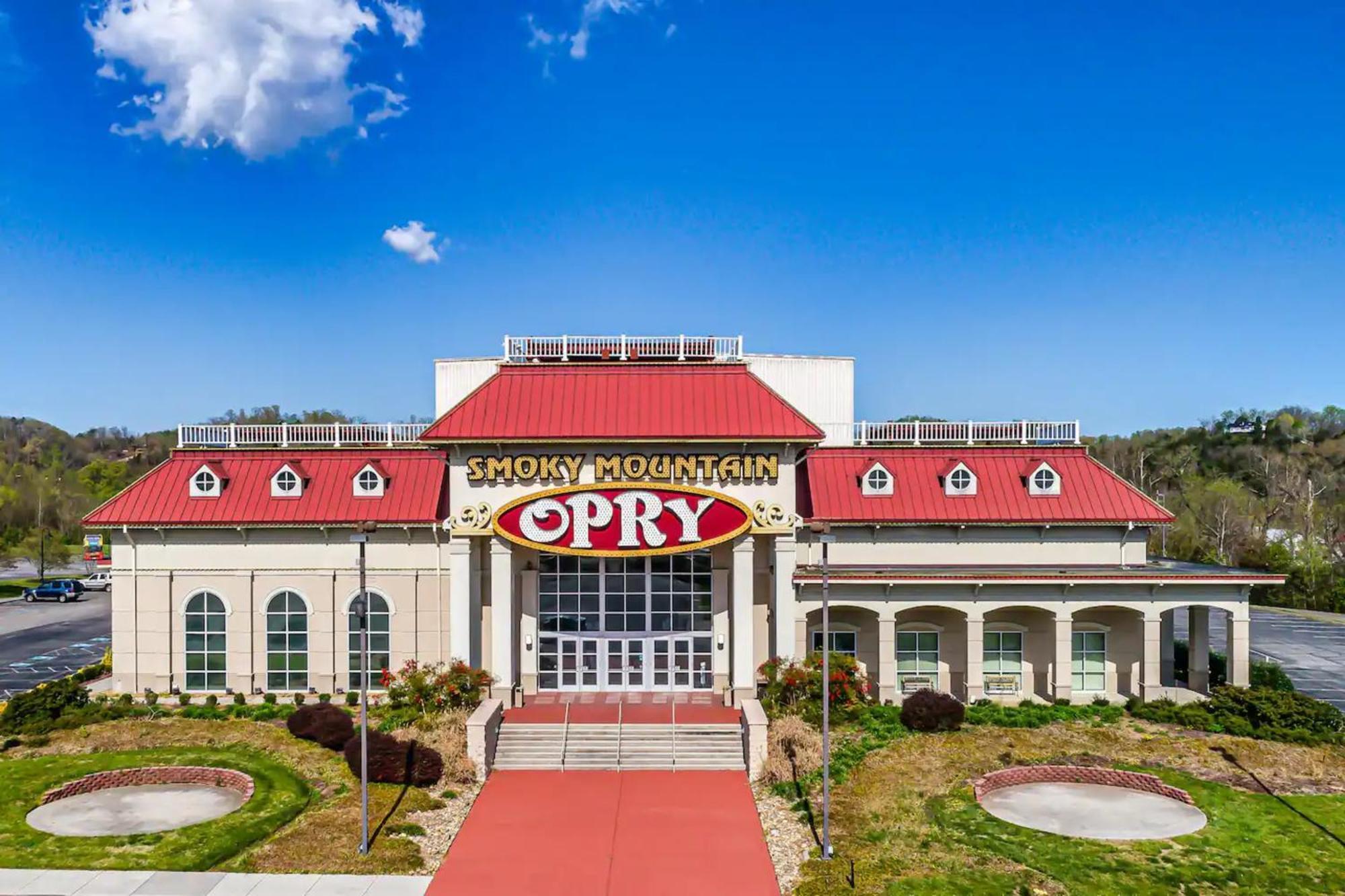 Views 1Br15Bath Pet-Friendly With Hot Tub & Bbq Pigeon Forge Exterior foto